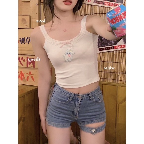 White Laced Tank Top with cute Pattern NEW - Picture 2 of 2